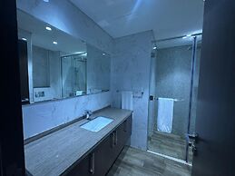 Modern 1BR in J One Pool & Gym