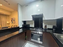 Modern 1BR in J One Pool & Gym