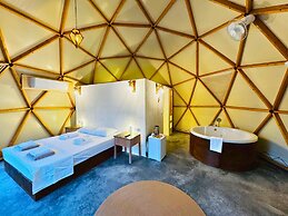 In Out Resort Glamping