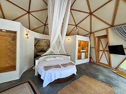 In Out Resort Glamping