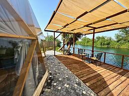 In Out Resort Glamping