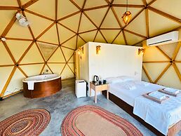 In Out Resort Glamping