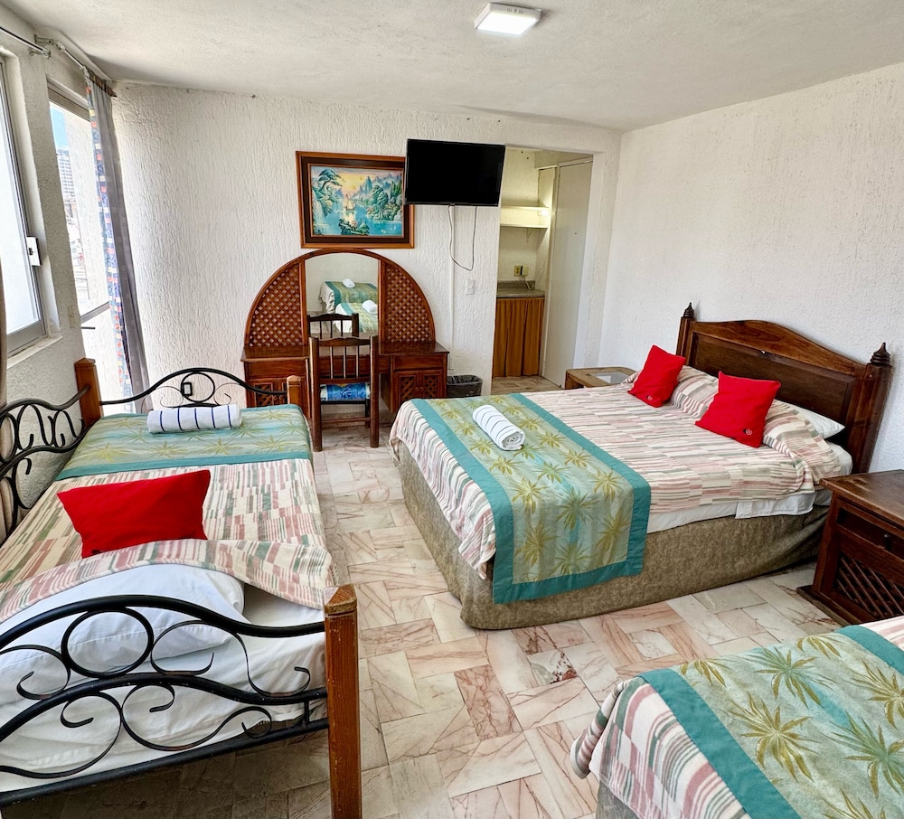HOTEL FARALLON INN