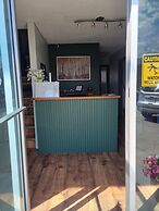 Oliver Motel & Inn
