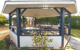 Oliver Motel & Inn