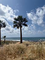 Holiday Home Paphos - Near Amenities - Poolside