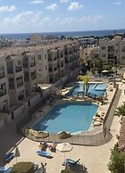 Holiday Home Paphos - Near Amenities - Poolside