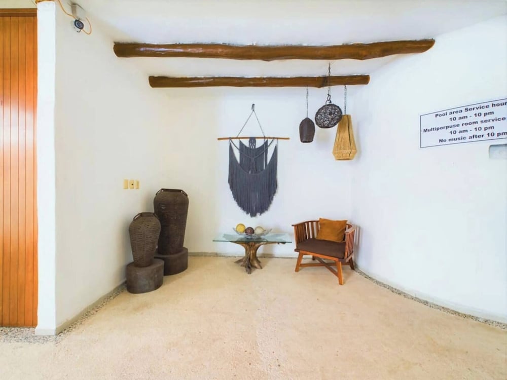 Chic 1BR With Pool & Parking Close to ADO
