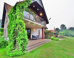 Large, Comfortable Holiday Home With a Garden