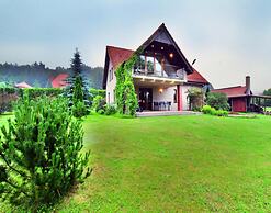 Large, Comfortable Holiday Home With a Garden