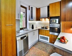 Large, Comfortable Holiday Home With a Garden