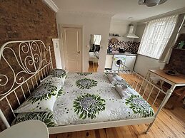 Istanberry - Joker Studio Apartments