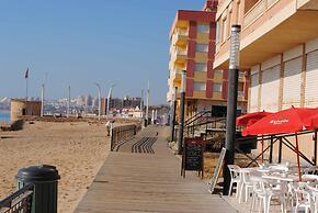 Apartment 50m From La Mata Beach