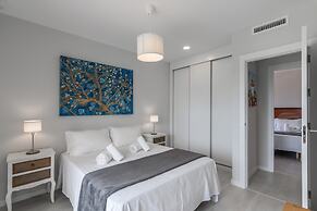 Elegant Home by Haraganes Beach