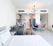 Gorgeous Studio With Balcony Business Bay