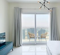 Gorgeous Studio With Balcony Business Bay