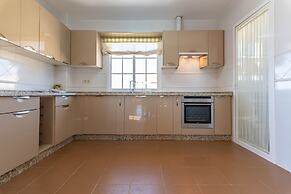 Family Apartment With Amenities