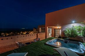 Beach Penthouse With hot tub