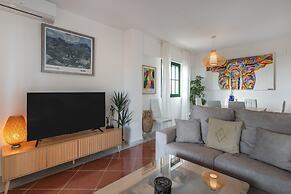 Sea-view Apartment for 7