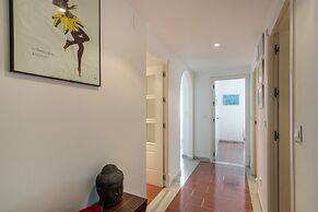 Sea-view Apartment for 7
