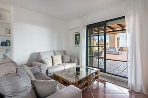 Sea-view Apartment for 7