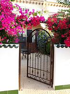 Spacious Bungalow in Quesada for 6