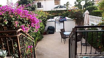 Spacious Bungalow in Quesada for 6