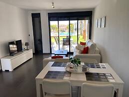 Modern Apartment in Oasis Beach