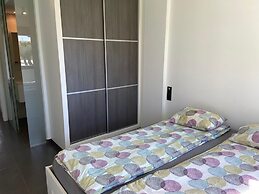 Modern Apartment in Oasis Beach