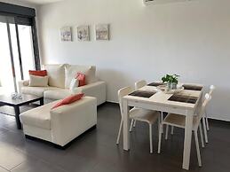 Modern Apartment in Oasis Beach