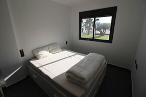 Modern Apartment in Oasis Beach