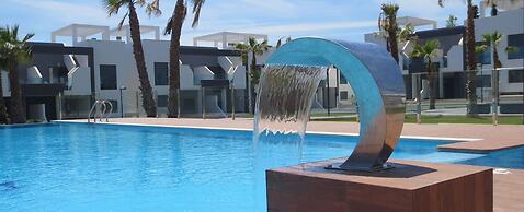 Modern Apartment in Oasis Beach