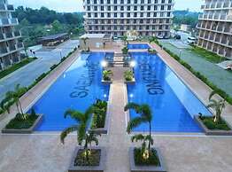 Panoramic Pool Views in Luxurious Lapu-lapu City Condo
