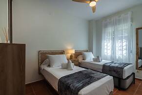 Seaside Retreat for 9 Guests