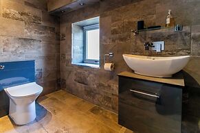 Elderberry Hall - 7 Bed