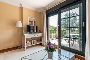 Golfside Comfort With Terrace & Pool
