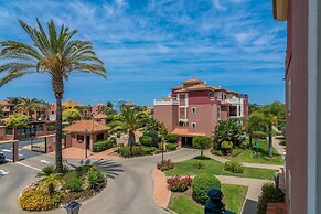 Golfside Comfort With Terrace & Pool