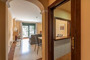 Golfside Comfort With Terrace & Pool