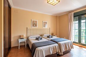 Golfside Comfort With Terrace & Pool