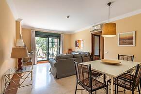 Golfside Comfort With Terrace & Pool