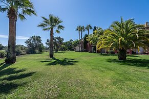 Golfside Apartment in Isla Canela