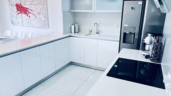 Spacious Villa in Villamartin for 6
