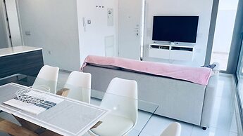 Spacious Villa in Villamartin for 6
