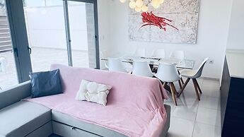 Spacious Villa in Villamartin for 6