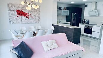 Spacious Villa in Villamartin for 6