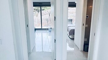 Spacious Villa in Villamartin for 6