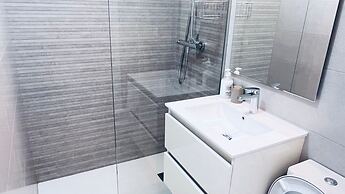Spacious Villa in Villamartin for 6
