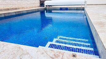Spacious Villa in Villamartin for 6