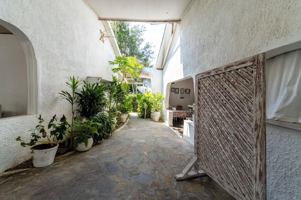 Paradise Lagoon B&B