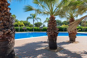 Golfside Stay for 5 Guests